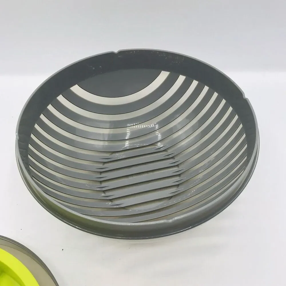 Pampered Chef Salad Bowl Green Grey Career, Preppy, Lunch Prep, Traditional